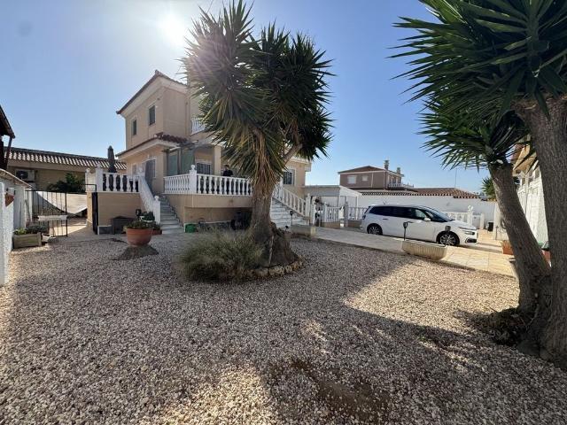 Chalet en venta en Montebello, el Baix Segura / La Vega Baja