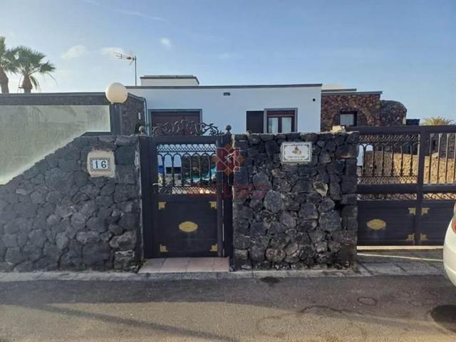 Chalet en venta en Playa Blanca, Yaiza