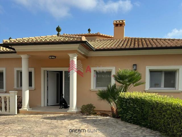 Villa en venta en Dénia