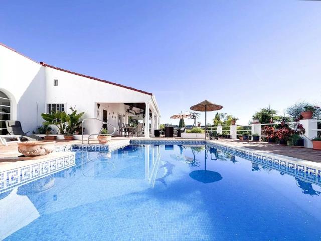 Villa en venta en Estepona