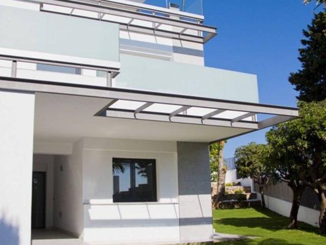 Chalet en venta en Barriada Islas Canarias, Costa del Sol Occidental