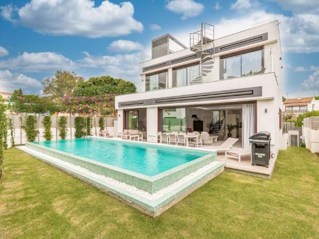 Chalet en alquiler en La Carolina, Costa del Sol Occidental