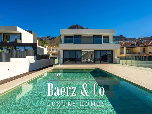 Chalet en venta en San Eugenio Bajo, Adeje