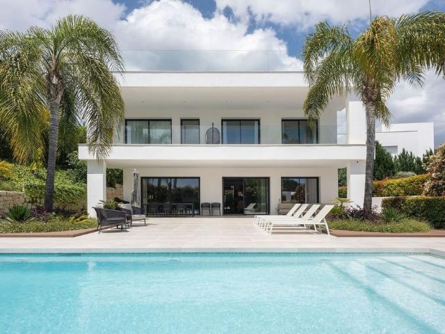Chalet en venta en Nueva Andalucía, Costa del Sol Occidental