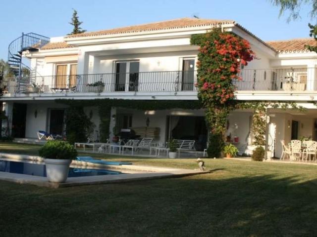Chalet en venta en Barriada Islas Canarias, Costa del Sol Occidental
