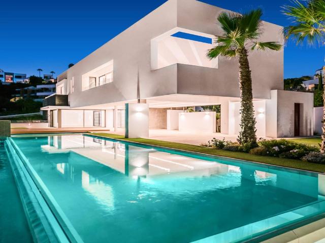 Chalet en venta en Divina Pastora, Costa del Sol Occidental