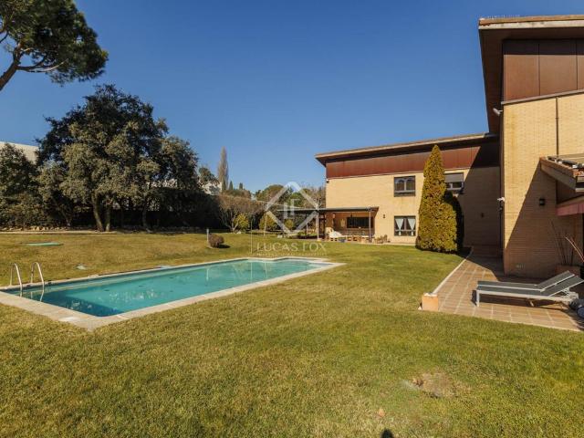Villa en venta en Boadilla Del Monte