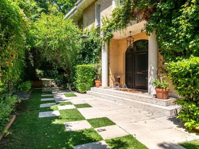 Chalet en venta en Ciudad Lineal, Madrid