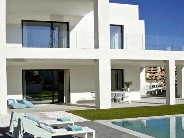 Chalet en venta en Divina Pastora, Costa del Sol Occidental