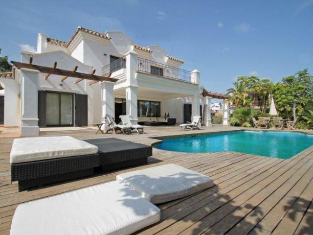 Villa en alquiler en Marbella, Miraflores