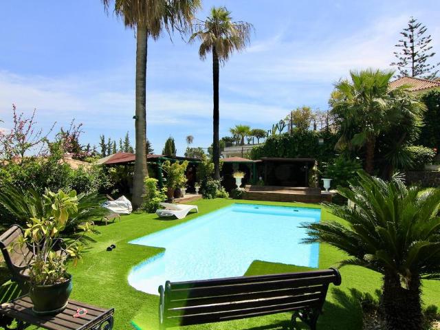 Chalet en venta en Nueva Andalucía, Costa del Sol Occidental
