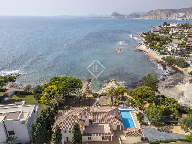 Villa en venta en Alicante