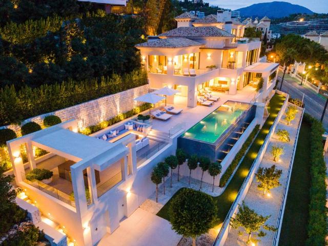 Villa en venta en Benahavís, Val de Guadalmina