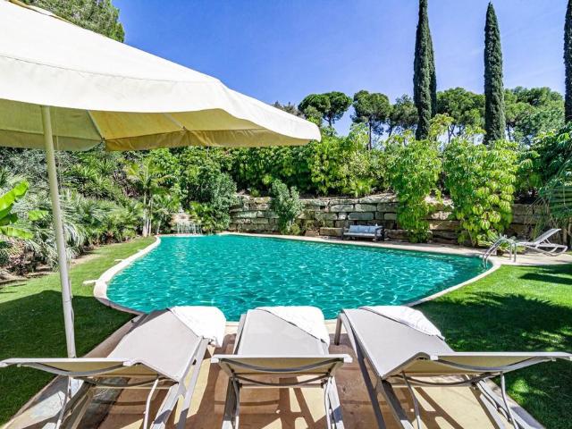 Chalet en alquiler en Rio Real, Marbella