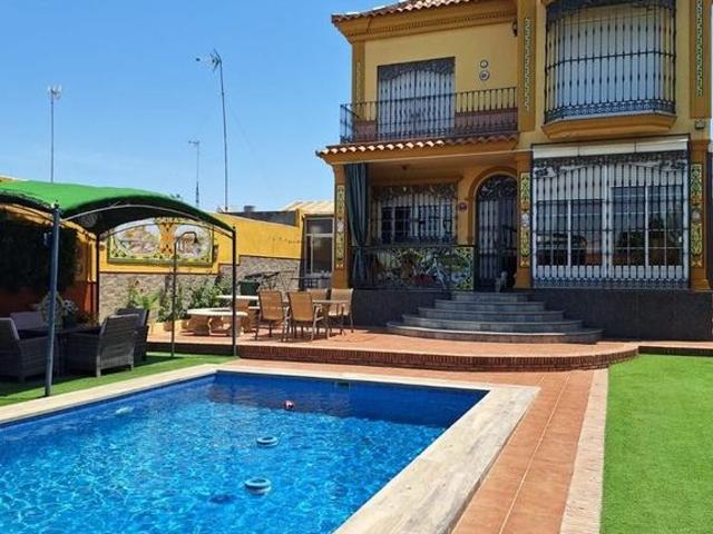 Chalet en venta en Alcalá De Guadaíra, Andalucía