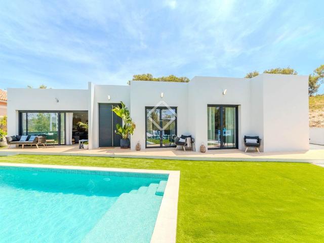 Villa en venta en Canyelles
