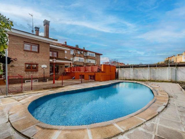 Chalet en venta en Carabanchel, Madrid