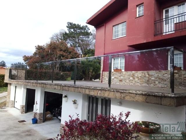 Villa en venta en Oleiros, O Coroto