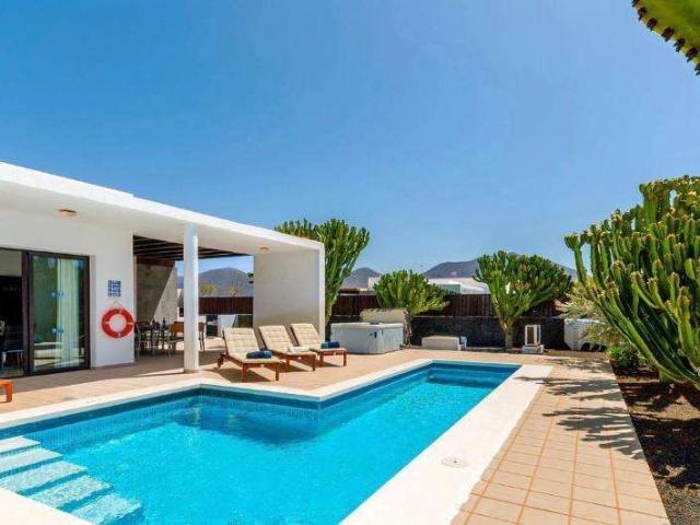 Chalet en venta en Playa Blanca, Yaiza