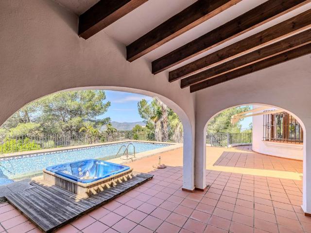 Villa en venta en El Ràfol D'almúnia