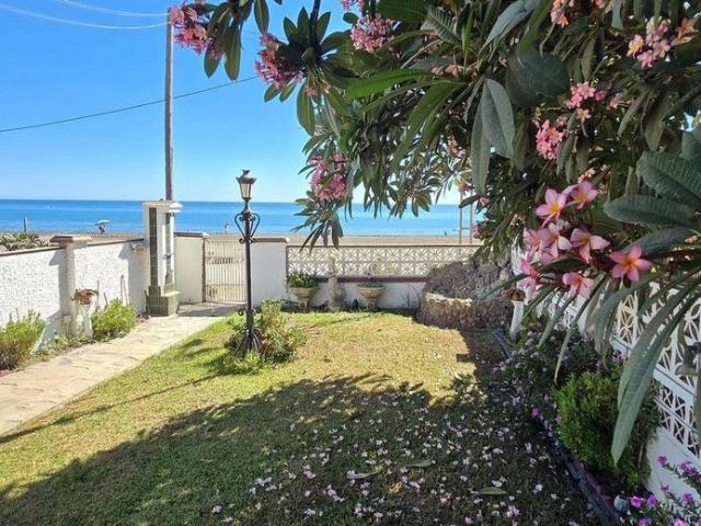 Chalet en venta en Torre de Benagalbón, La Axarquía