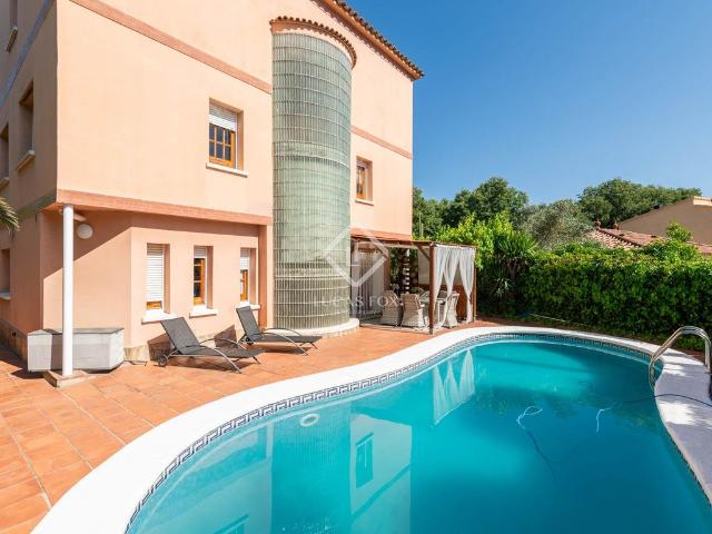 Villa en venta en Sant Cugat Del Vallès