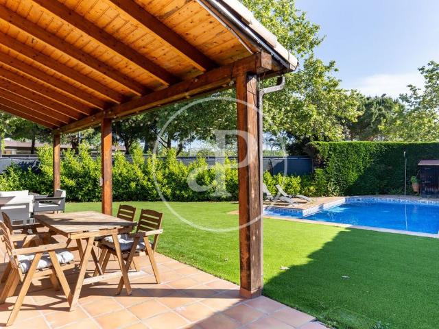 Villa en venta en Sant Cugat Del Vallès