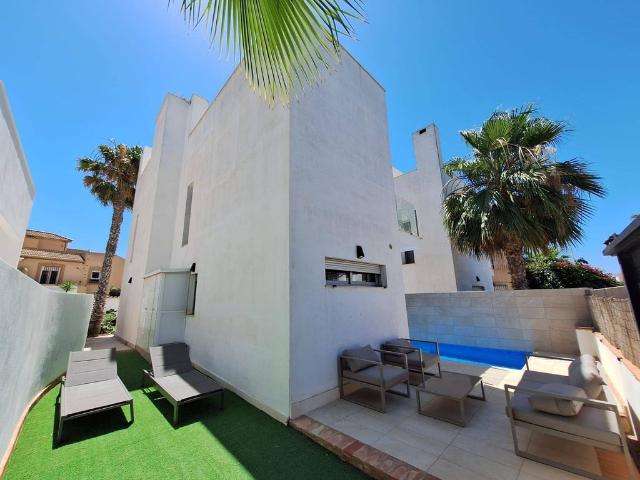 Chalet en venta en La Rosaleda, Torrevieja