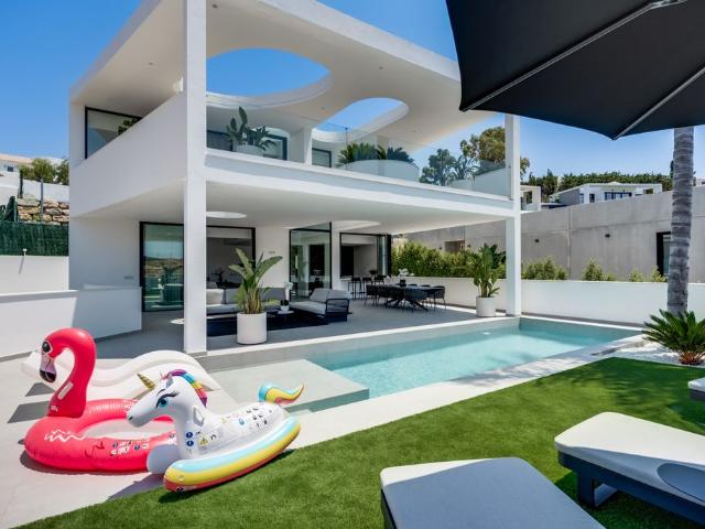 Villa en alquiler en Estepona, Santa María