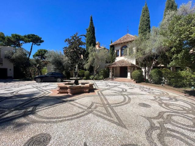 Villa en alquiler en Marbella, Val de Guadalmina