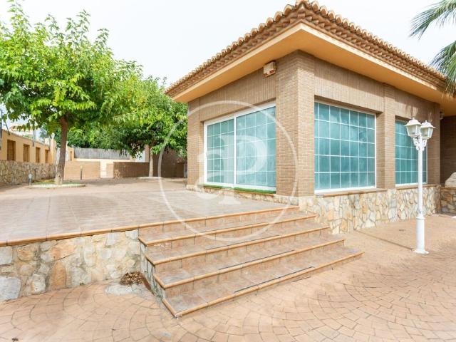 Villa en alquiler en Paterna, Montcanyada