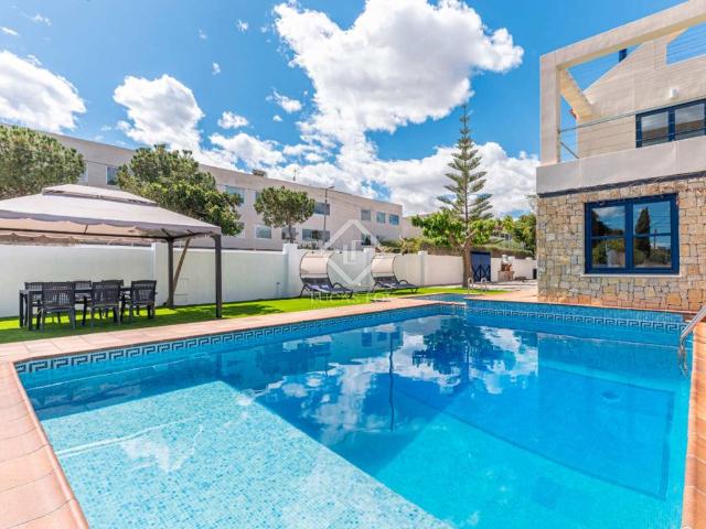 Villa en venta en Alicante