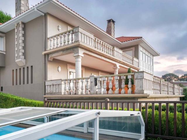 Chalet en venta en Oleiros, A Coruña