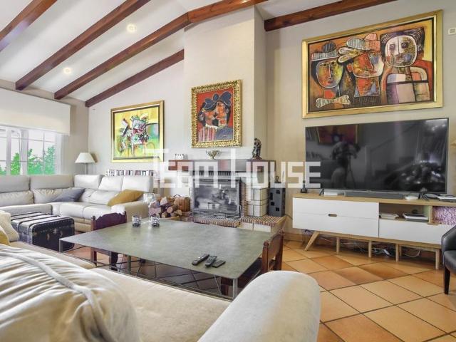 Villa en venta en Talamanca De Jarama, El Coto