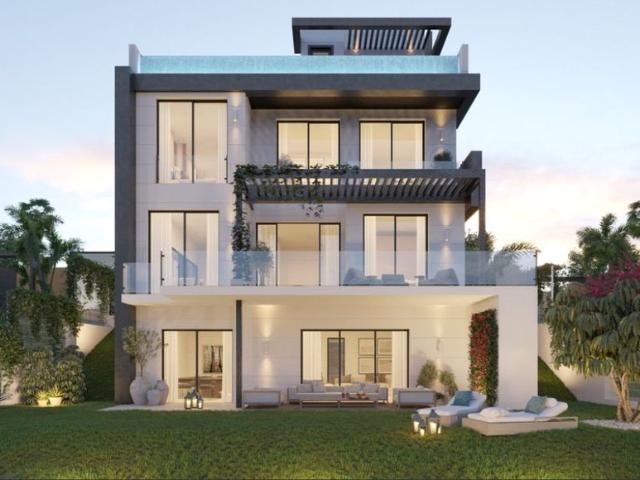 Chalet en venta en Barriada Islas Canarias, Costa del Sol Occidental