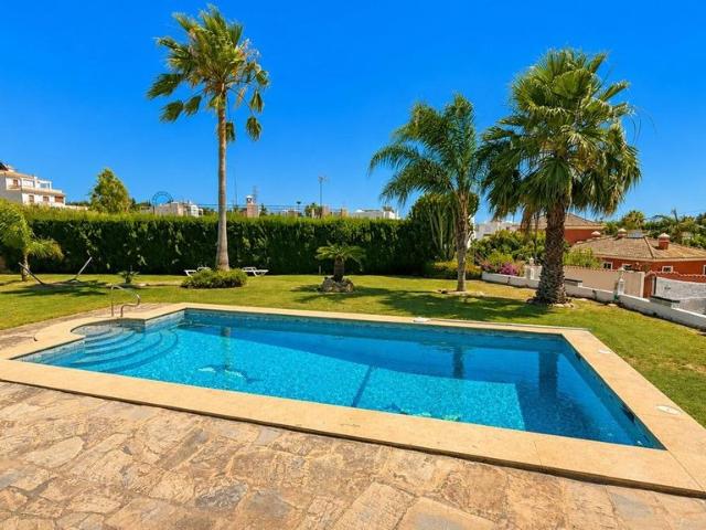 Chalet en venta en Las Lomas, Costa del Sol Occidental