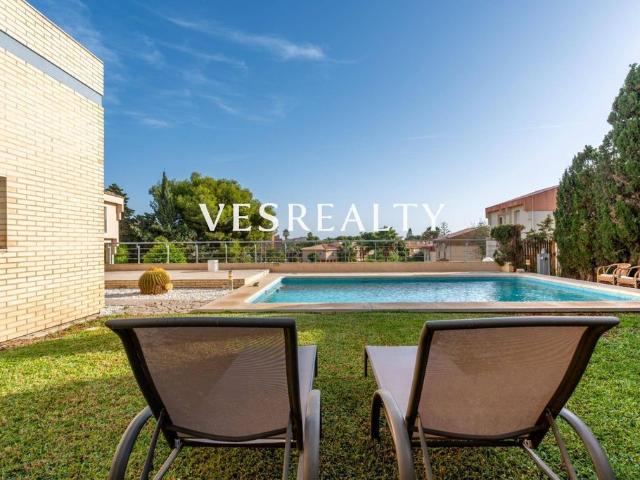 Chalet en venta en Cabo de las Huertas, l'Alacantí