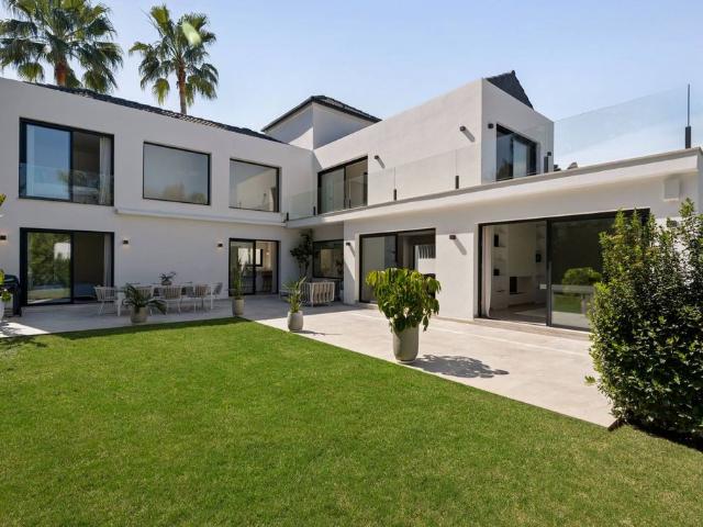 Chalet en venta en Nueva Andalucía, Costa del Sol Occidental