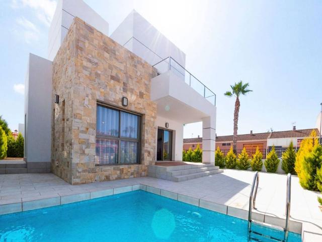 Villa en venta en Los Alcázares, Roda