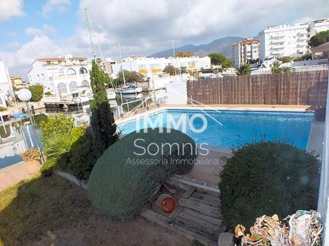Chalet en venta en Santa Margarida, Alt Empordà