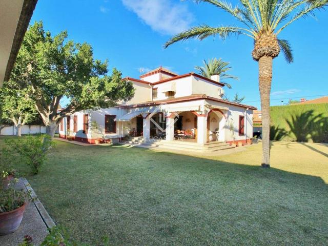 Villa en venta en San Juan De Alicante