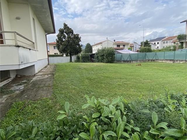 Villa Indipendente in vendita a Zanè, Veneto