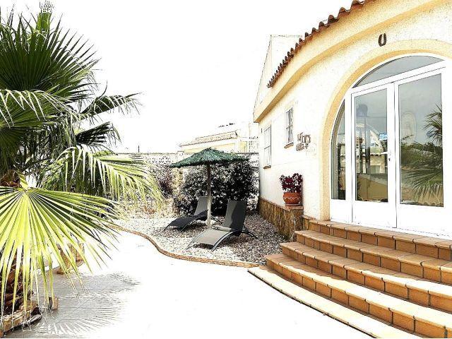Casa en alquiler en Urbanización Doña Pepa, el Baix Segura / La Vega Baja