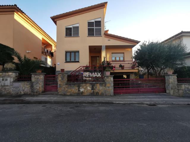 Casa en venta en Palau, Gironès