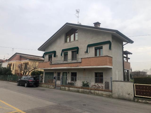 Villa Indipendente in vendita a Borgo Dolomiti, Adria