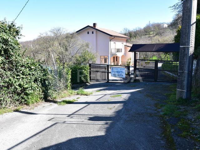 Villa Indipendente in vendita a Manocalzati, Campania