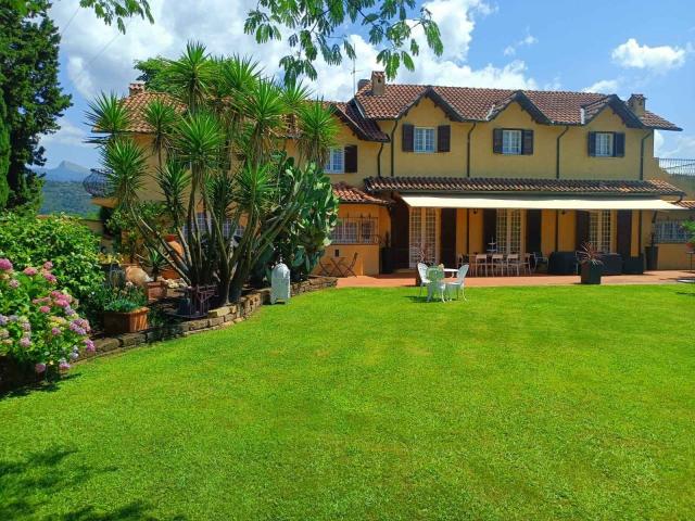 Villa Indipendente in vendita a Massarosa, Toscana