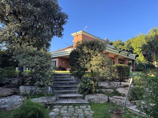 Villa Indipendente in vendita a Poggio Delle Ginestre, Puglia