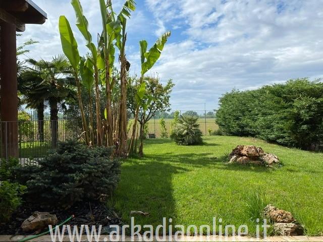 Villa Indipendente in vendita a Carpaneto Piacentino, Reggio Emilia
