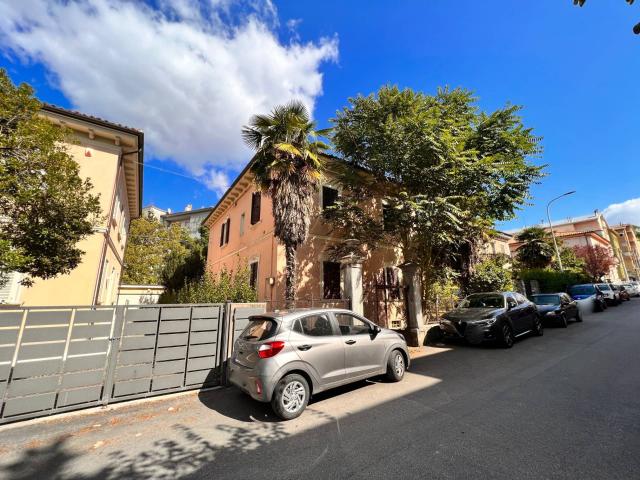 Villa Indipendente in vendita a Centro, Marche